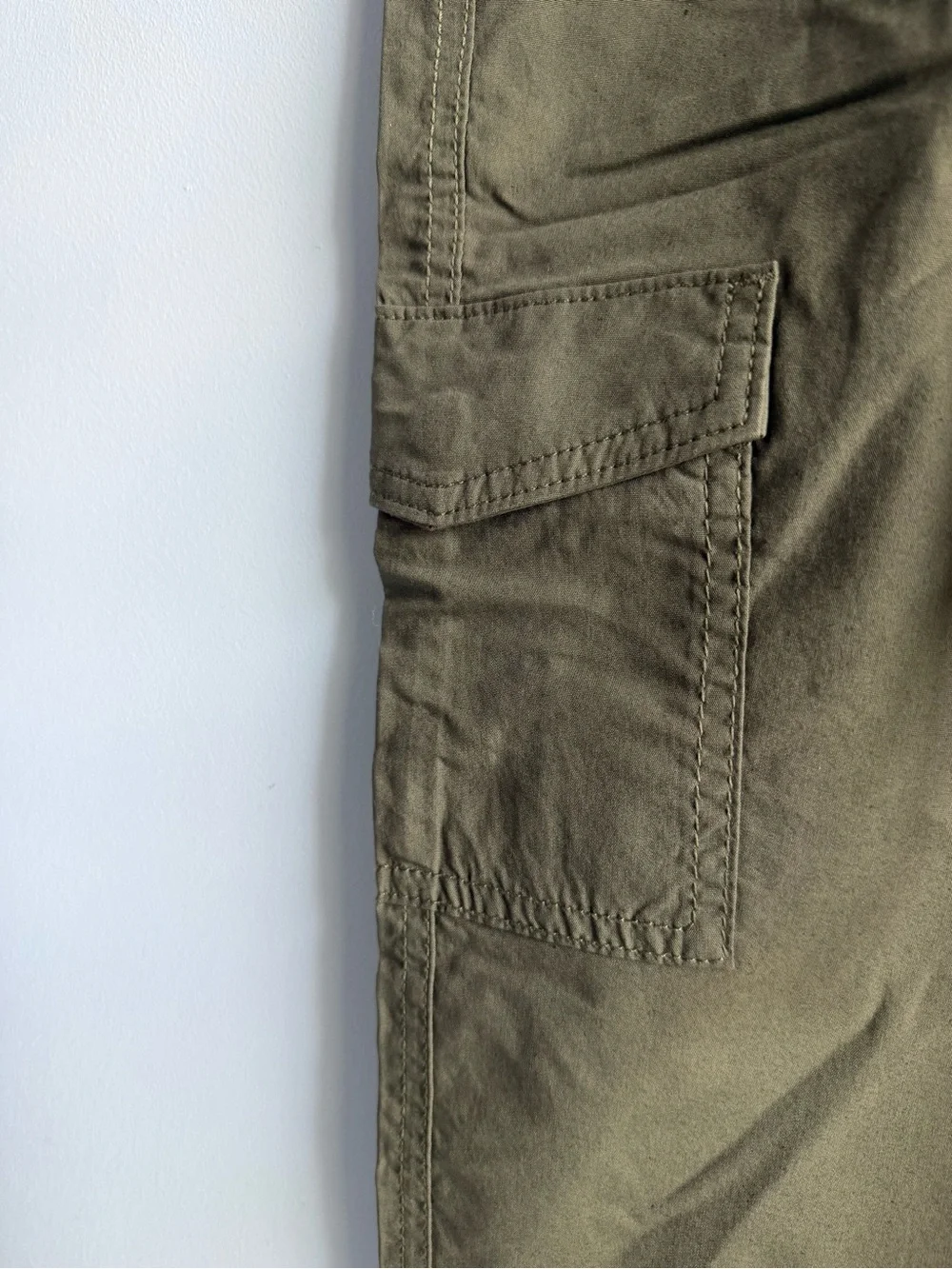 St. John's Bay Womens Green Mid Rise Capri Cargo Pants Size XS